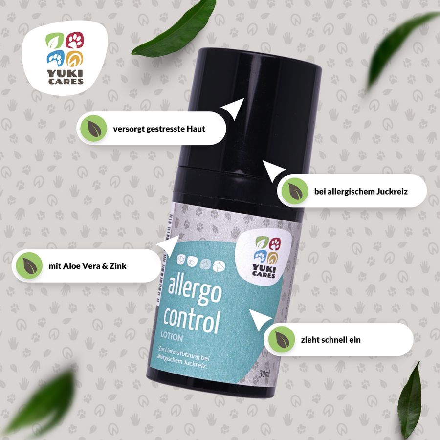 Lotion-Flasche mit schwarzem Deckel. Beschriftung "allergo control" und "Yuki Cares". Blätter im Hintergrund.