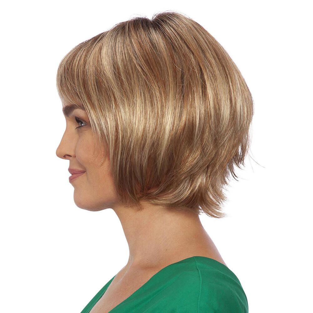 Perücke MAILAND von DELUXE. Blond-braune Bob-Frisur. Frau mit Perücke, Seitenansicht.