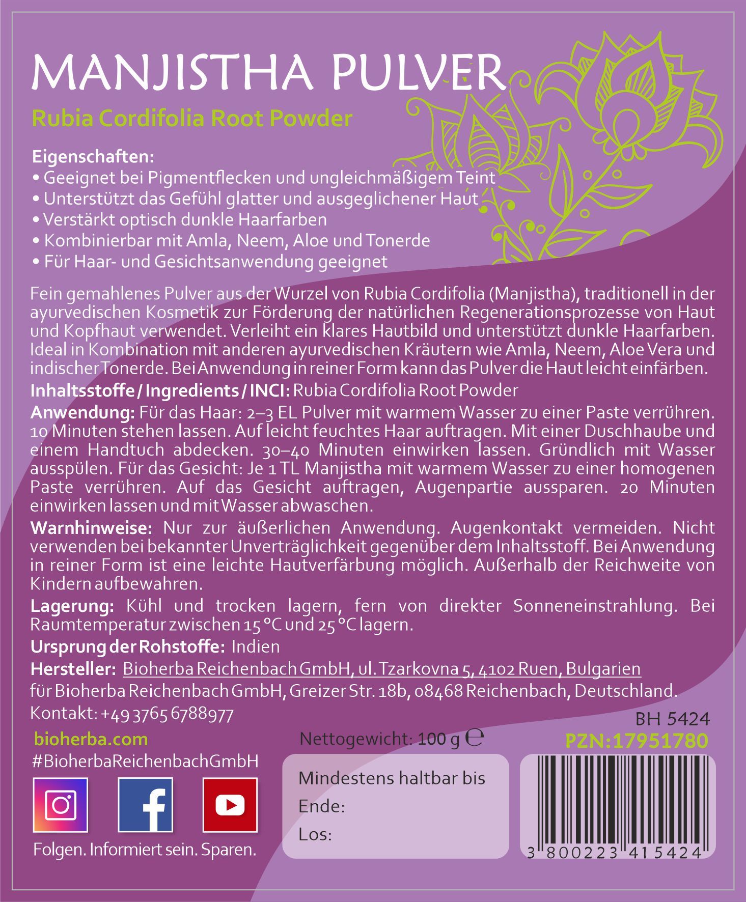Rückseite eines lila Etiketts. Text in Deutsch: Manjistha Pulver, Rubia Cordifolia Root Powder. Inhaltsstoffe, Anwendungshinweise, Herstellerinformationen.