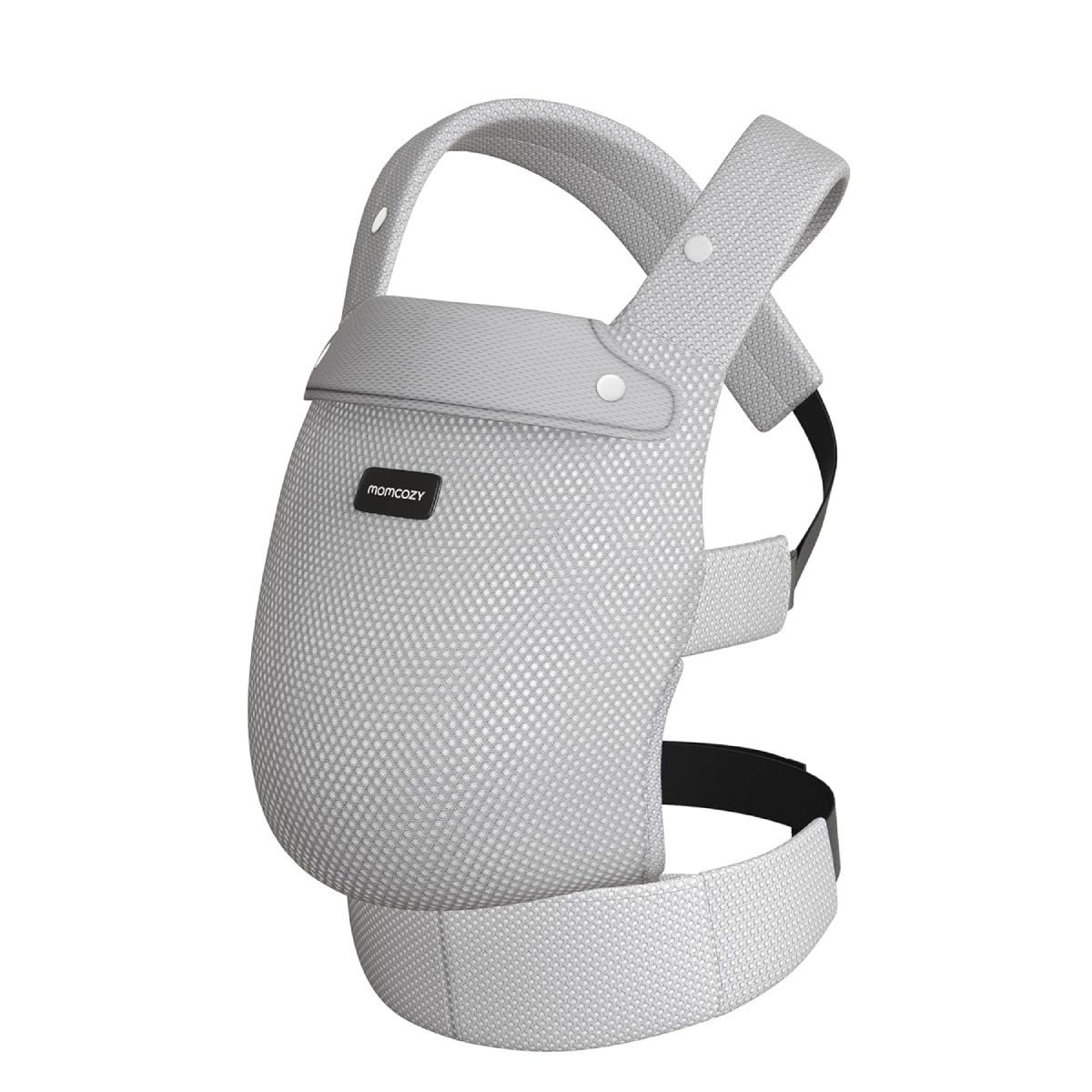 Grauer Babyträger aus Mesh. Schwarze Gurte und Schnallen. Das Logo Momcozy ist sichtbar. Der Träger hat eine abgerundete Form und Knöpfe.