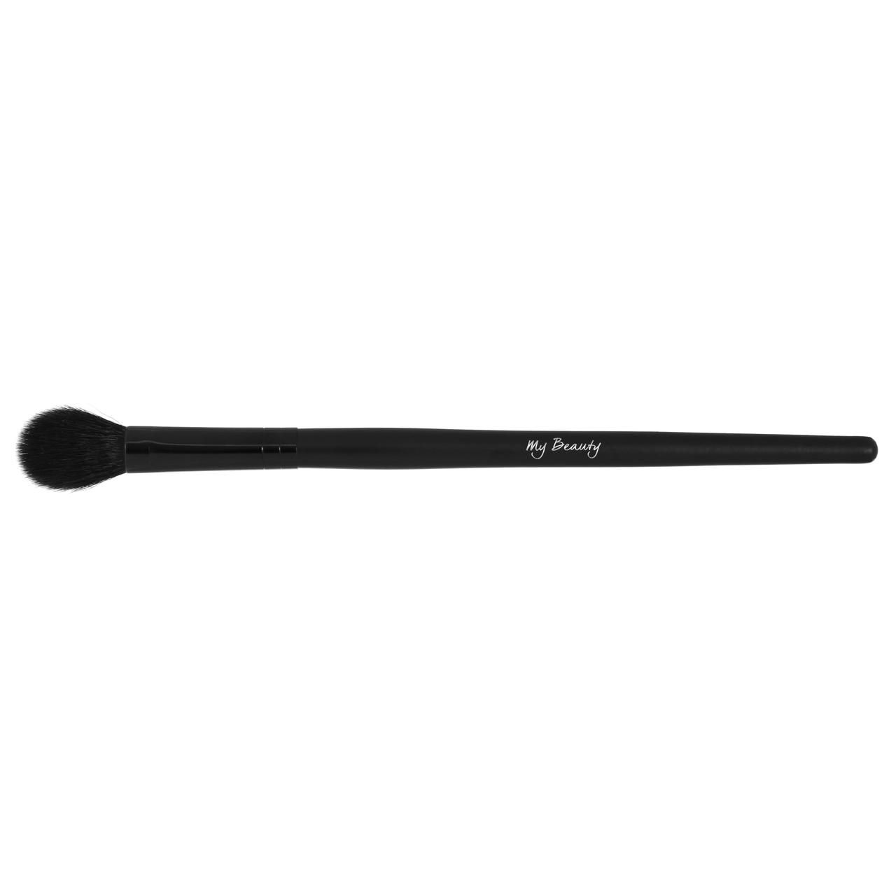 Schwarzer Make-up-Pinsel mit rundem Pinselkopf. Auf dem Griff steht "My Beauty".