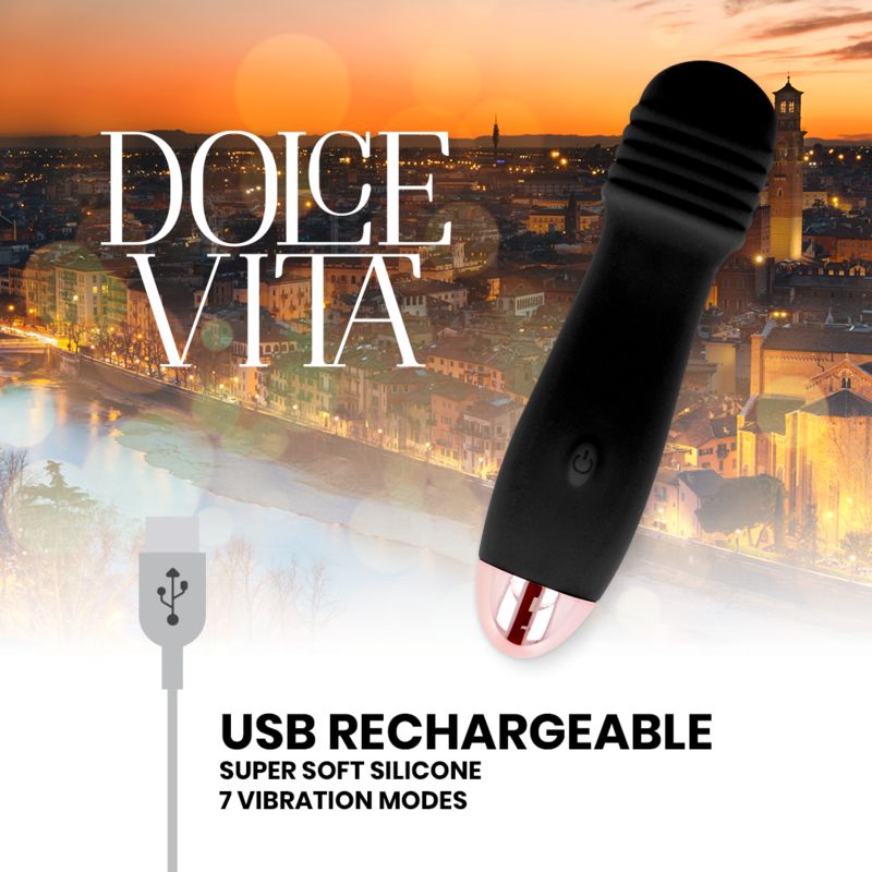 Schwarzer Vibrator mit roségoldfarbenem Ende. Text: 'Dolce Vita', 'USB Rechargeable', 'Super Soft Silicone', '7 Vibration Modes'.
