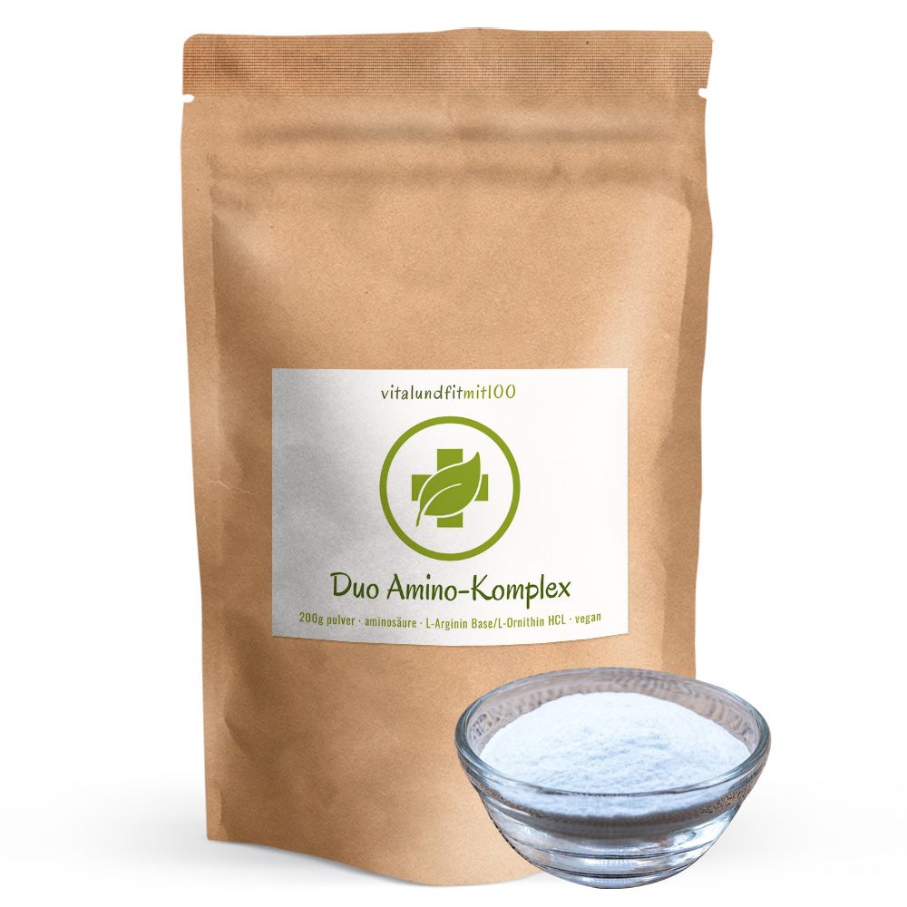 Braune Tüte mit weißem Etikett. Darauf Logo und Schriftzug Duo Amino-Komplex. Eine Glasschale mit weißem Pulver daneben.