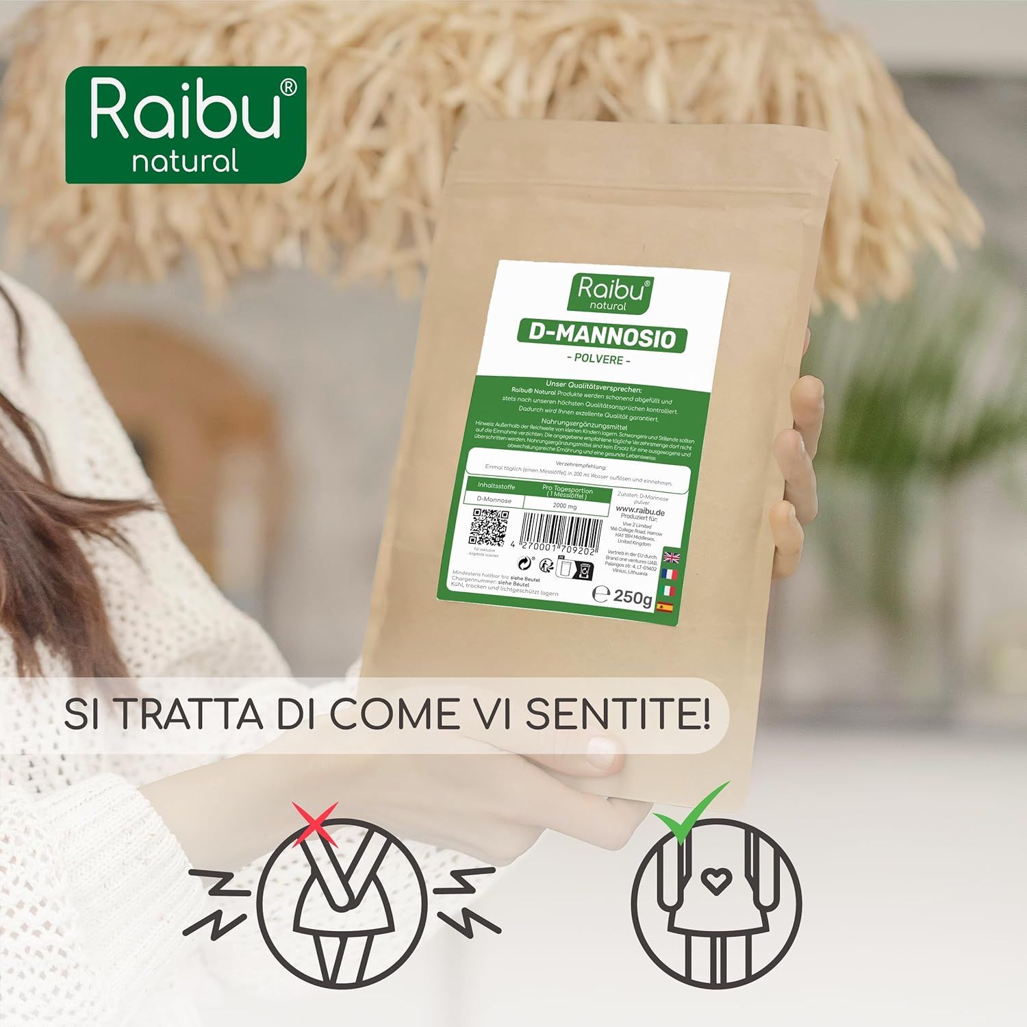 Donna che tiene in mano una confezione di polvere di D-Mannosio RAIBU. Sulla confezione c'è scritto D-Mannosio Pulver.