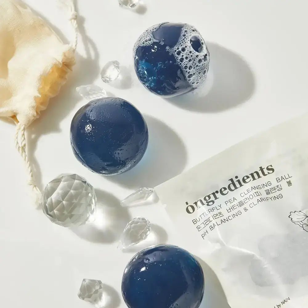 ONGREDIENTS Butterfly Pea Cleansing Ball Gesichtspflege