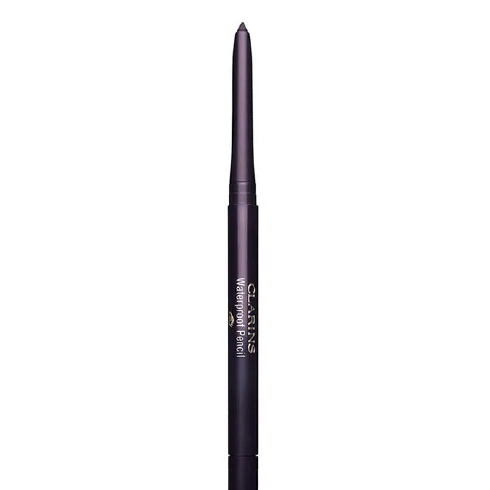 Ein dunkelvioletter Clarins Waterproof Pencil. Aufschrift: Waterproof Pencil.