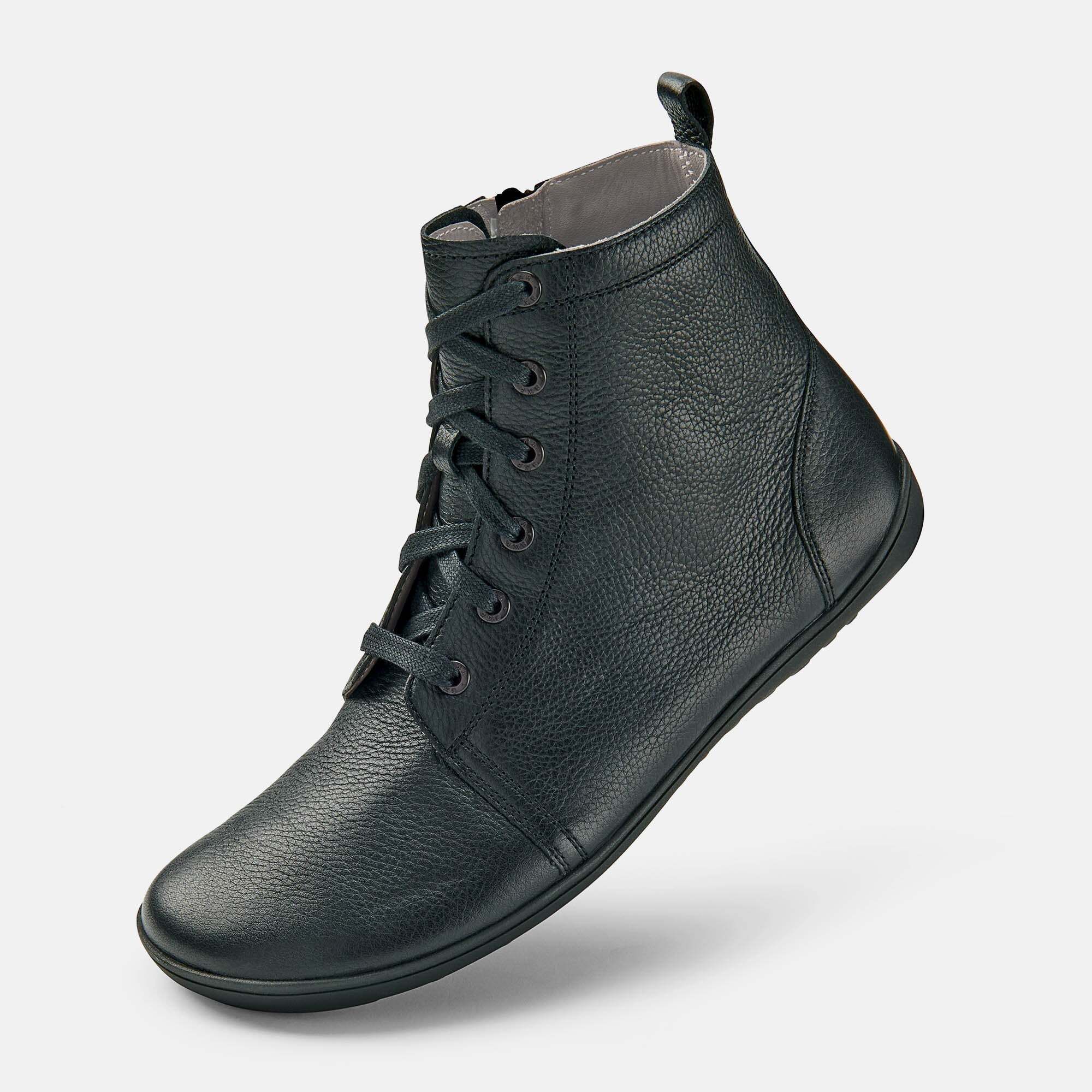 Schwarzer Lederstiefel mit Schnürung und Reißverschluss.