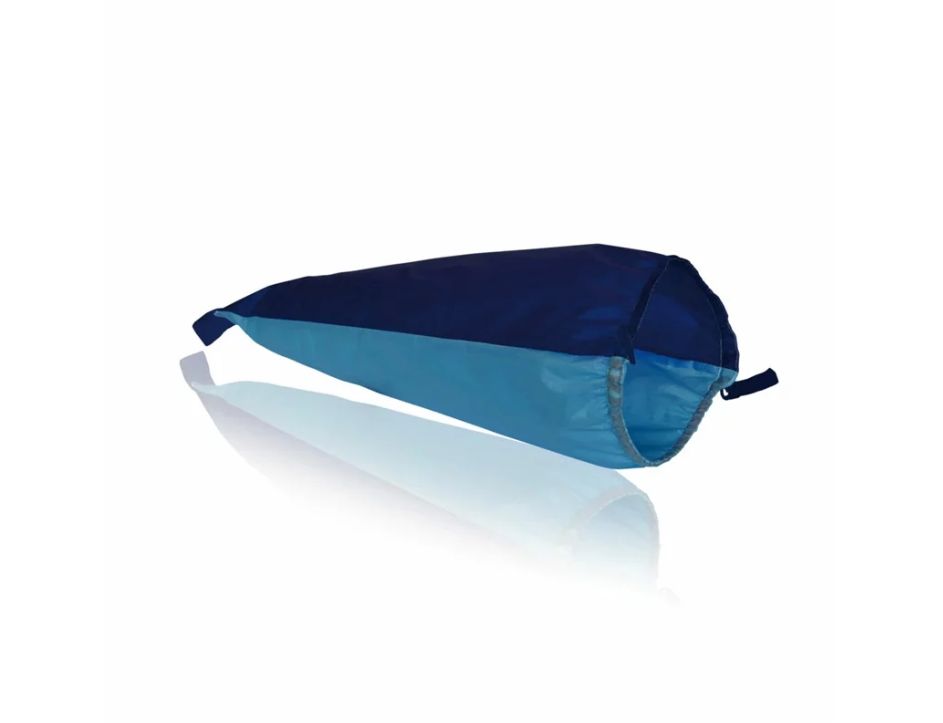 Zylindrisches, blaues Produkt. Oberteil dunkelblau, Unterteil hellblau. Reißverschluss an der Seite. Liegt auf einer reflektierenden Oberfläche.