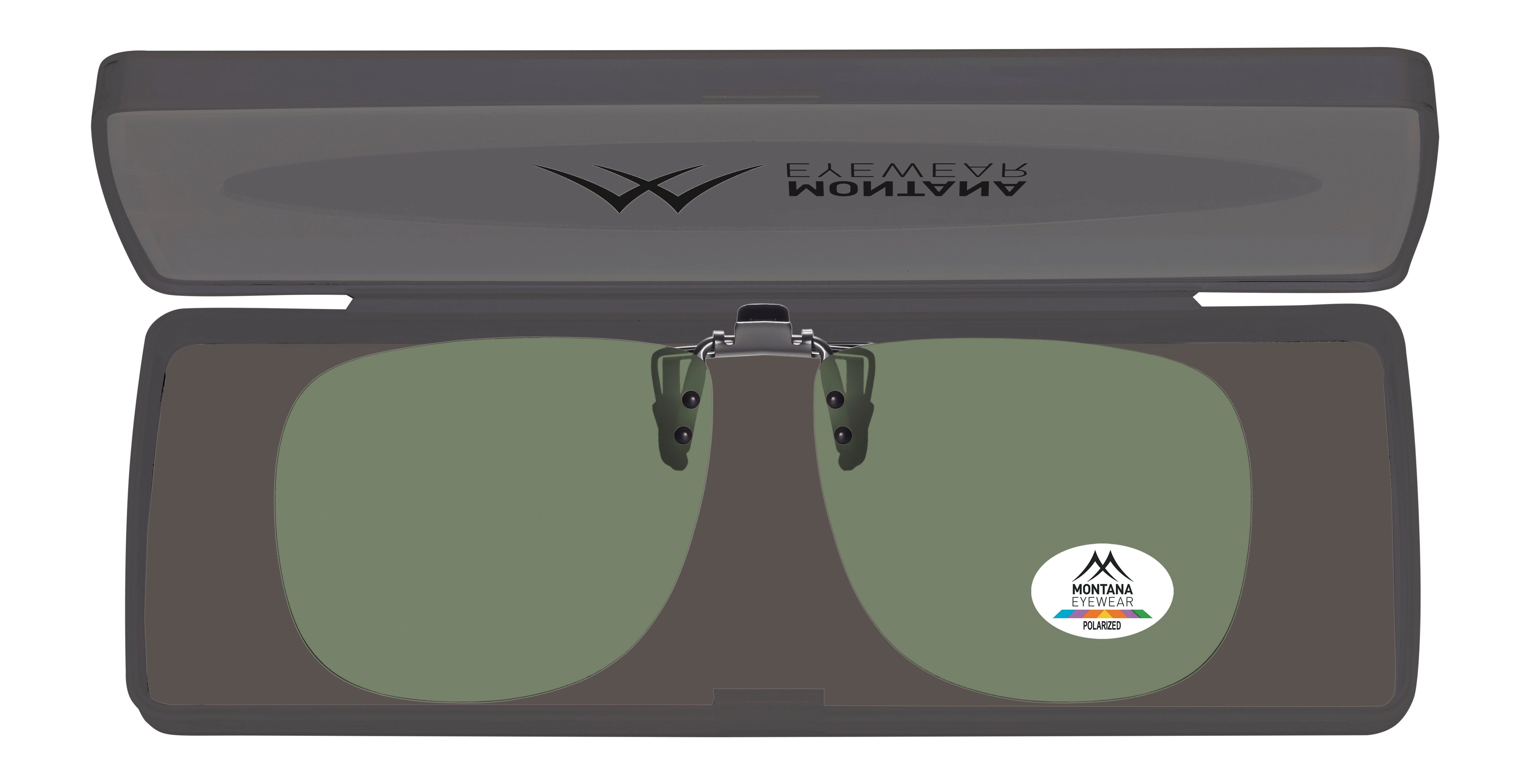 Clip-on-Sonnenbrille in einem Etui. Grüne Gläser, silberfarbener Clip. Montana Eyewear Logo und Polarized-Aufkleber.