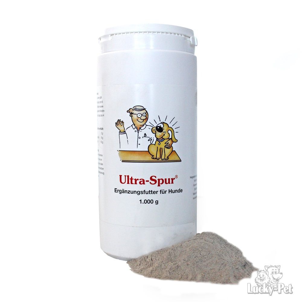 Weiße Dose mit Deckel, Produktname und Illustration. Daneben ein Haufen Pulver. Text: Ultra-Spur Ergänzungsfutter für Hunde 1.000 g.