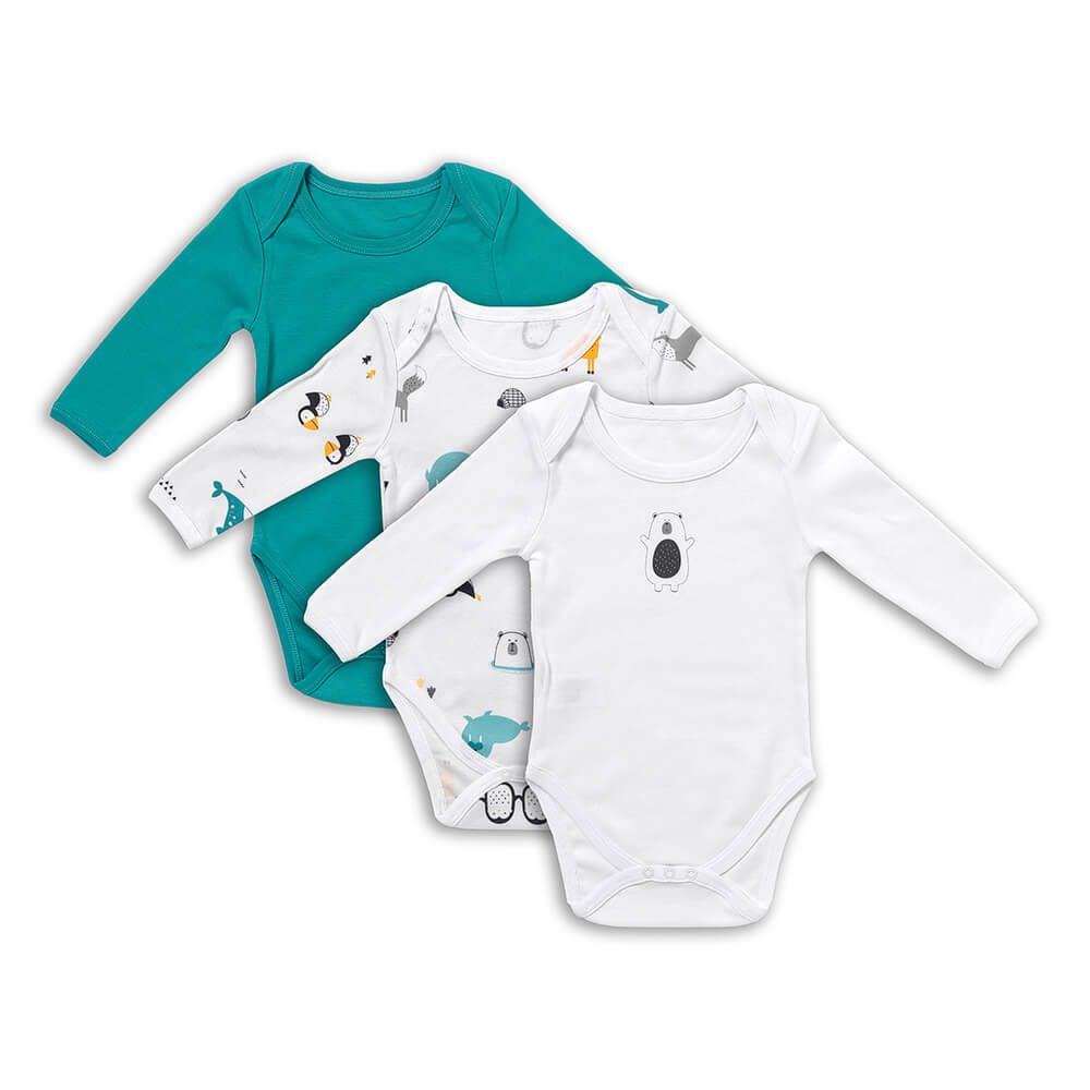Drei Baby-Bodys mit langen Ärmeln. Farben: Türkis, Weiß mit Polarfreunde-Motiv, Weiß. 100% Bio-Baumwolle.