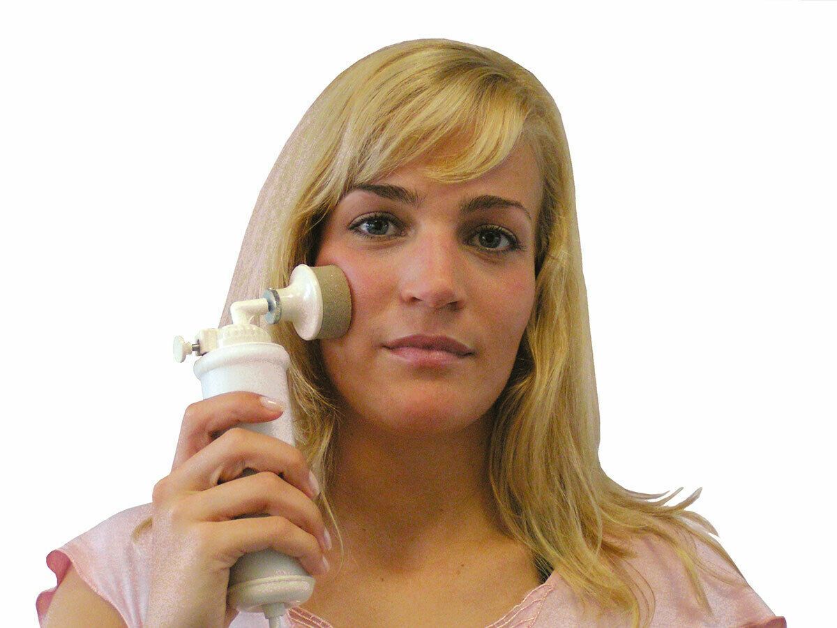 MASPO Super das Gesichtsmassagegerät für sensible Stellen mit 6 Ansatzteilen
