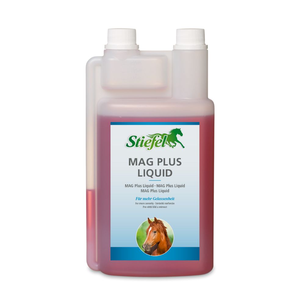 Flasche mit roter Flüssigkeit. Aufkleber mit Produktnamen und Logo. Enthält ein Pferdebild. Stiefel MAG Plus Liquid.