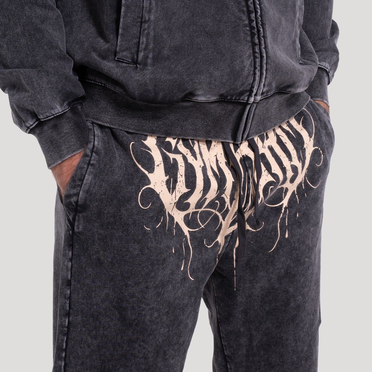 GymBeam Herren Jogginghose oversized mit Kordelzug und Taschen