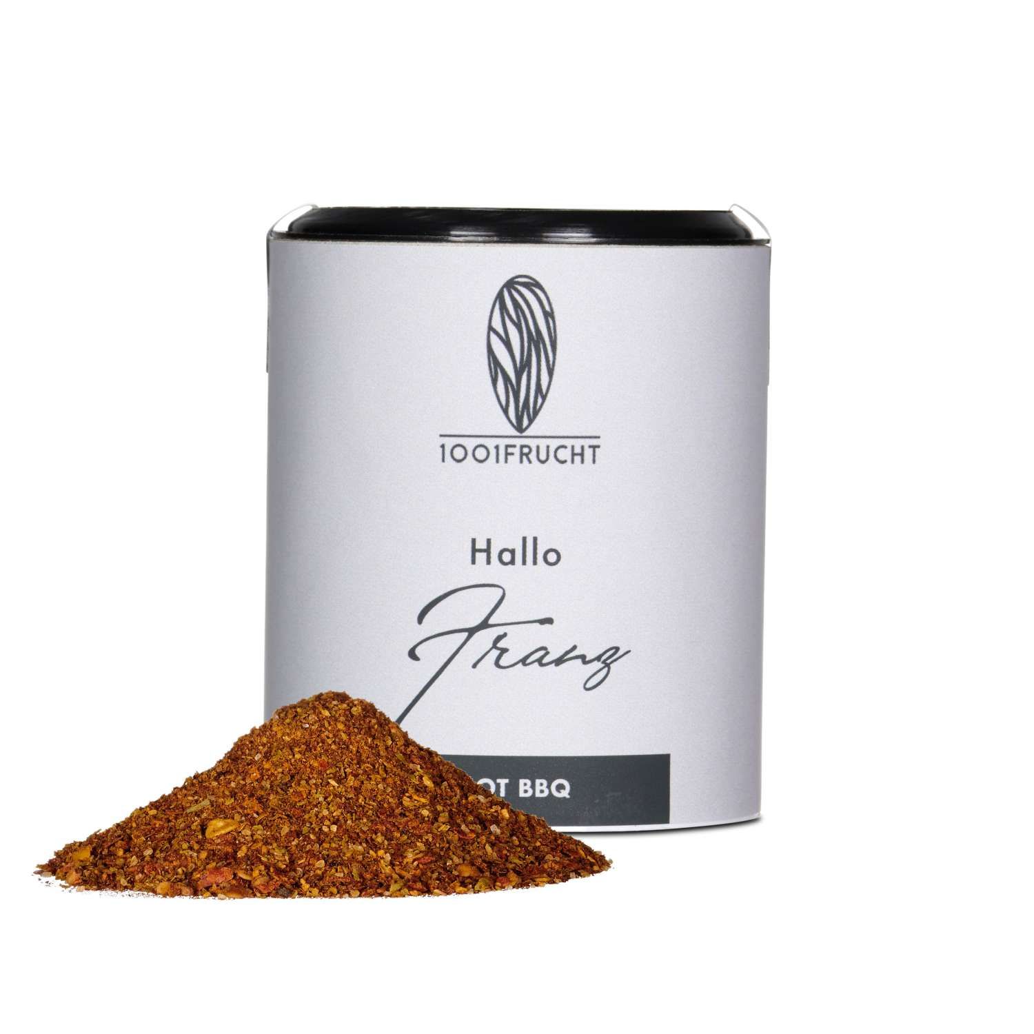Zylindrische Dose mit schwarzem Deckel. Aufschrift "1001Frucht", "Hallo Franz", "Hot BBQ". Daneben ein Haufen Gewürz.