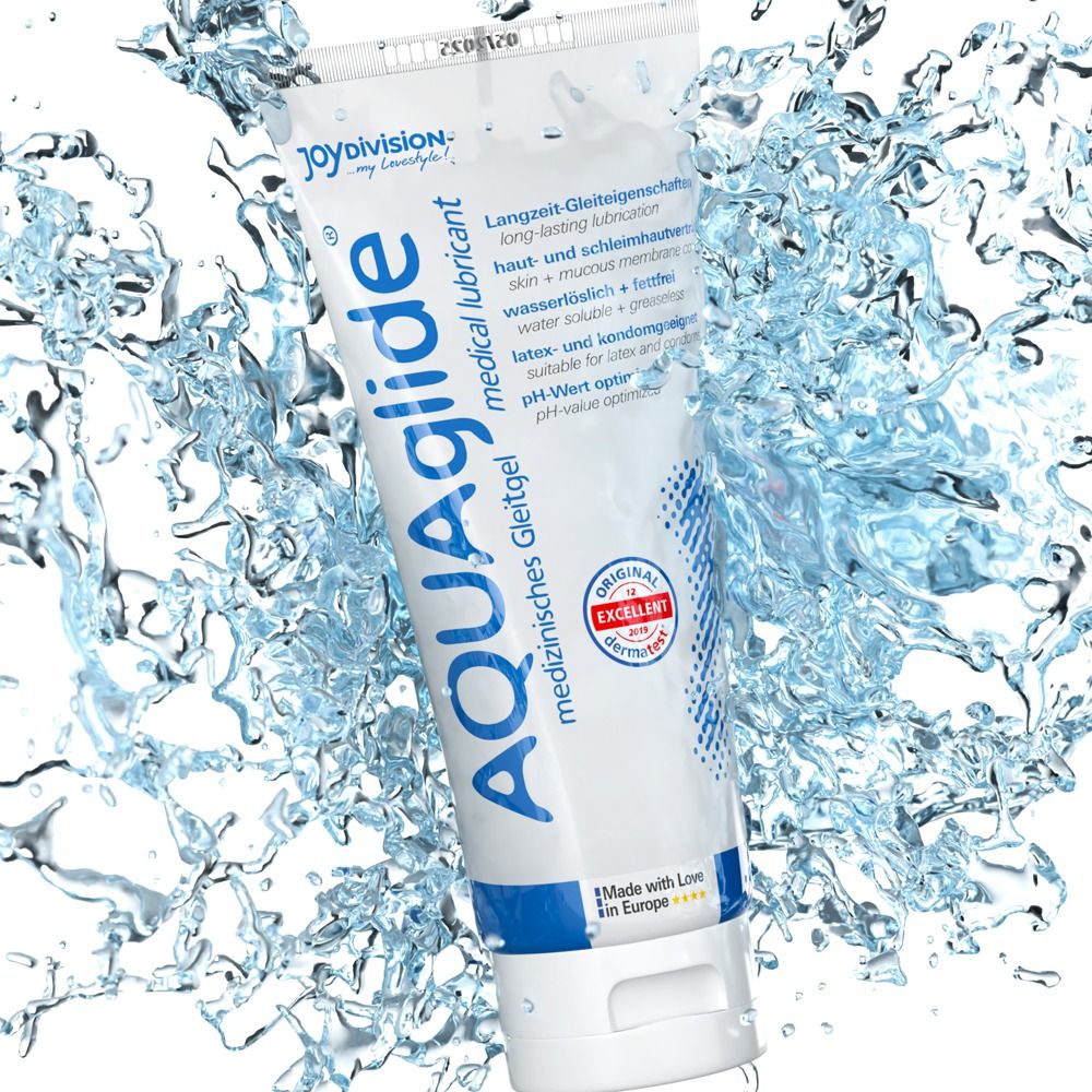 Tube AQUAglide, medizinisches Gleitgel, umgeben von Wasser. Aufschrift AQUAglide. Made in Europe.