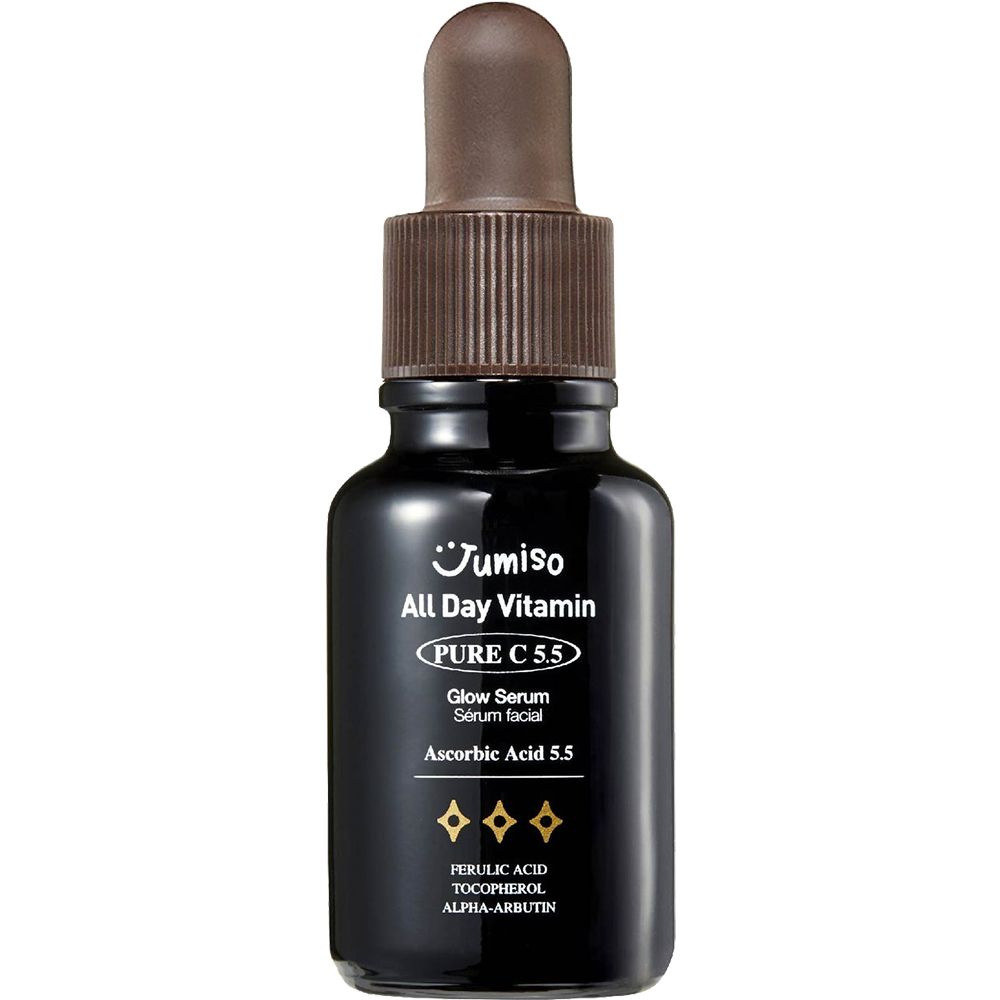 Dunkle Flasche mit brauner Pipette. Text: JUMISO All Day Vitamin Pure C 5.5 Glow Serum. Inhaltsstoffe und Logo sind ebenfalls sichtbar.