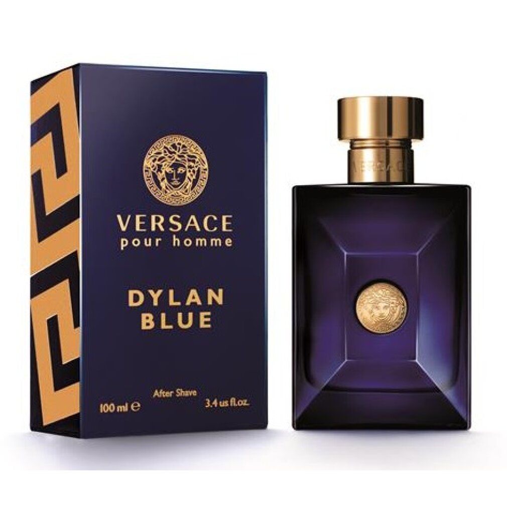 Blauer Flakon und Schachtel. Goldfarbene Kappe und Medusa-Logo. Aufschrift: VERSACE POUR HOMME DYLAN BLUE After Shave.