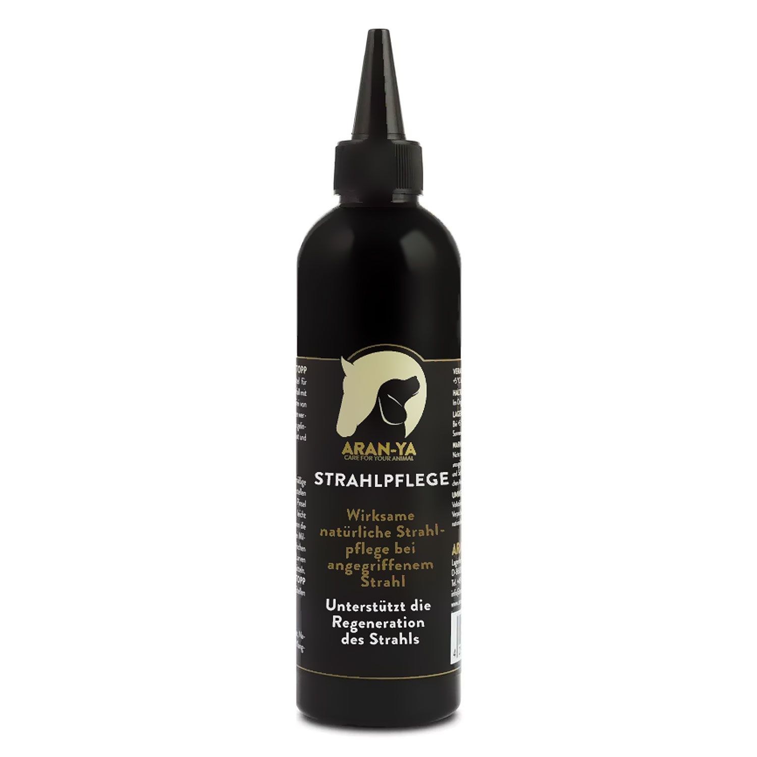 Schwarze Flasche mit spitzem Verschluss. Aufschrift: ARAN-YA STRAHLPFLEGE. Text: Wirksame natürliche Strahlpflege bei angegriffenem Strahl. Unterstützt die Regeneration des Strahls.