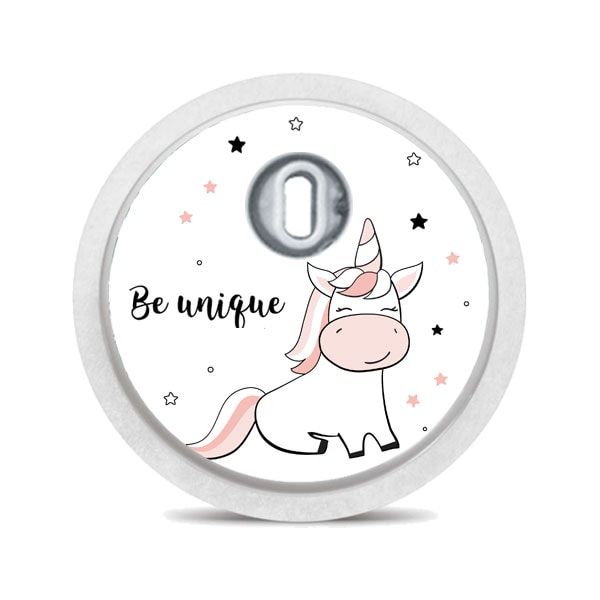 Runder Aufkleber mit Einhorn-Illustration. Text: "Be unique". Weißer Rand, graues Element in der Mitte. Rosa Hintergrund.