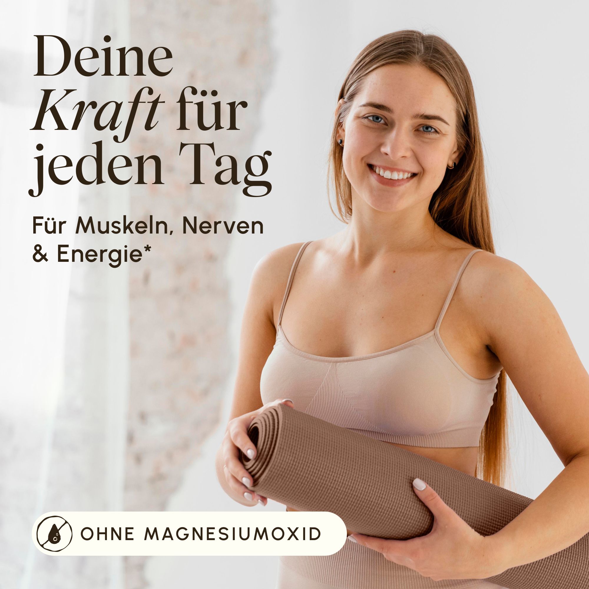 Frau mit Yogamatte: VETAIN Magnesium Komplex für Kraft, Muskeln, Nerven und Energie. Ohne Magnesiumoxid.