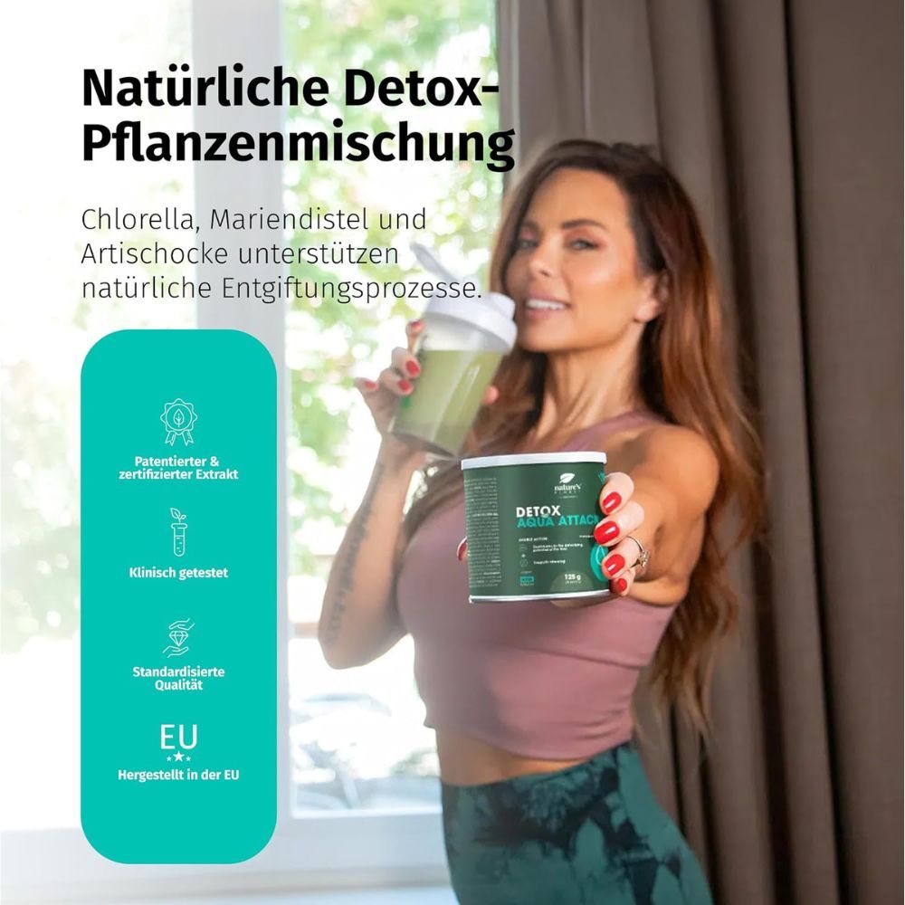 Frau mit Nature's Finest Detox Aqua Attack Dose und Shaker.