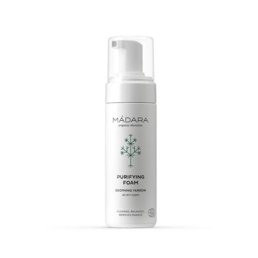 Weiße Flasche mit Pumpverschluss. Aufschrift: MÁDARA, Purifying Foam, Soothing Yarrow. Mit Bio-Siegel.