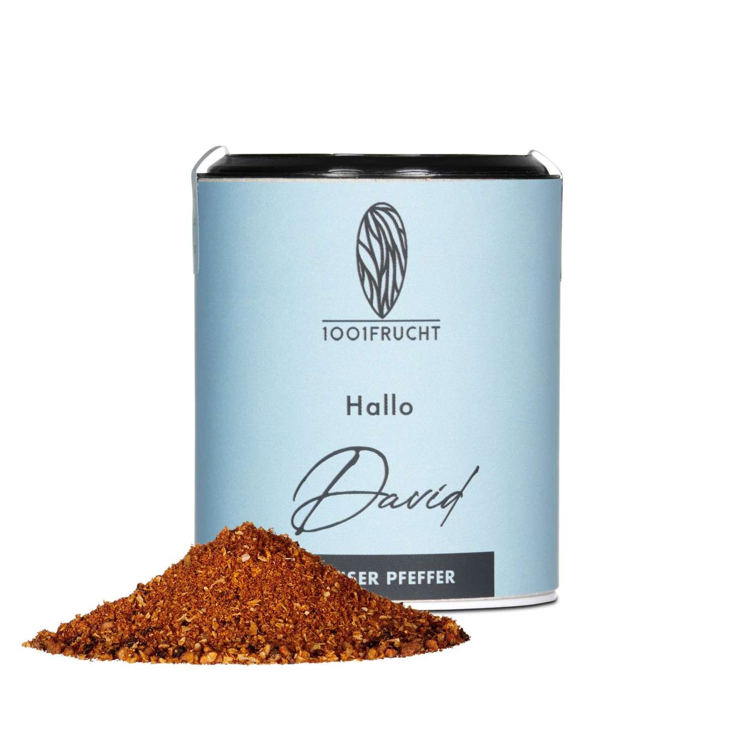 Zylindrische Dose mit blauem Etikett, Aufschrift "1001Frucht Hallo David". Daneben ein Haufen rotes Gewürz. "Pariser Pfeffer" steht unten.
