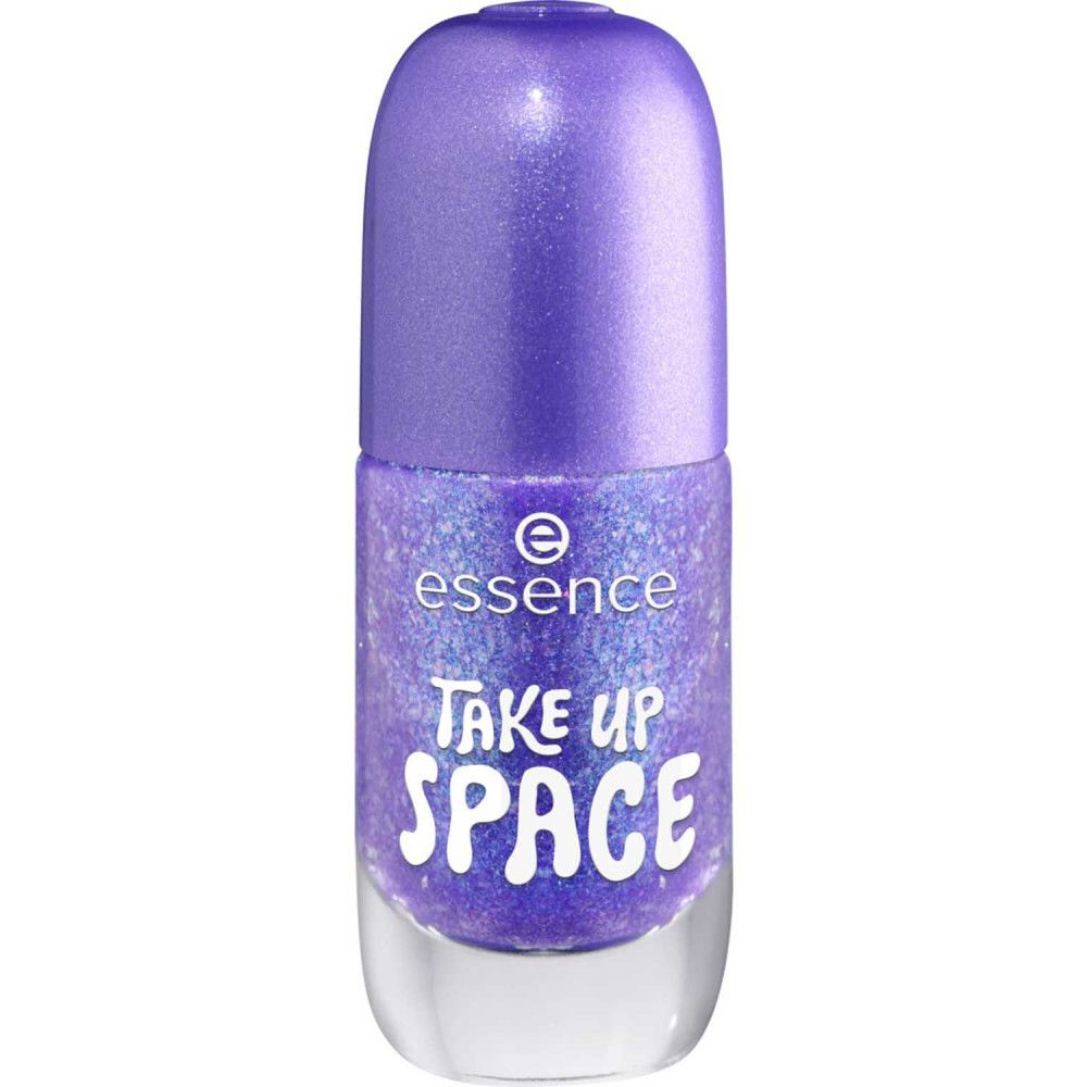 Geschlossene Nagellackflasche mit lila Glitzerlack. Schriftzug "TAKE UP SPACE". Marke "essence".