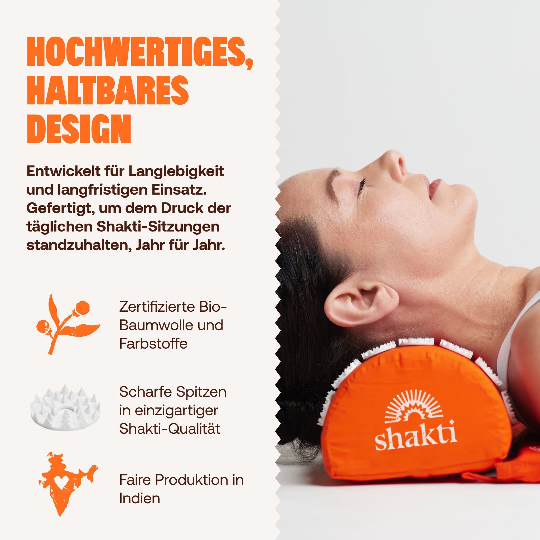 Frau mit orangefarbenem Akupressurkissen im Nacken. Zertifizierte Bio-Baumwolle.