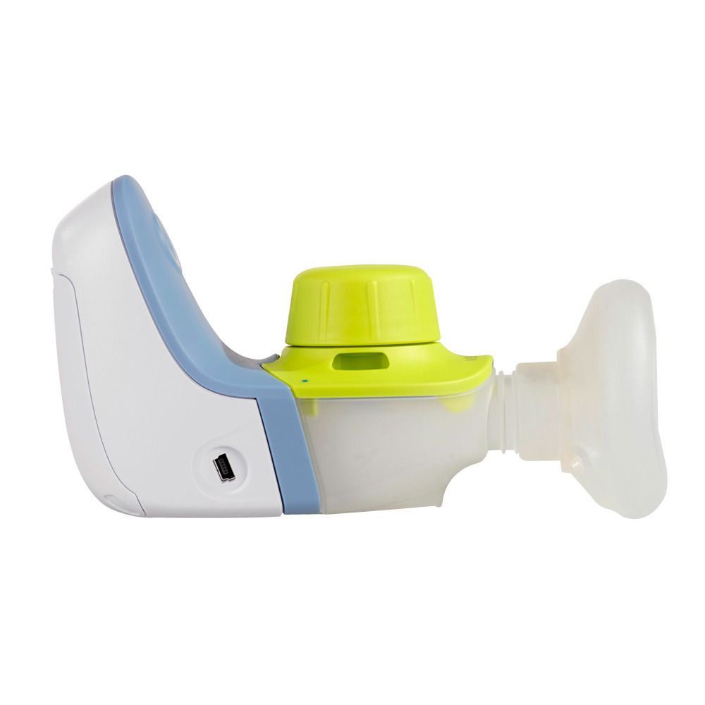 Inhalationsgerät mit weißem Gehäuse, blauem Akzent und grünem Deckel. Mit Maske. Seitliche Ansicht.