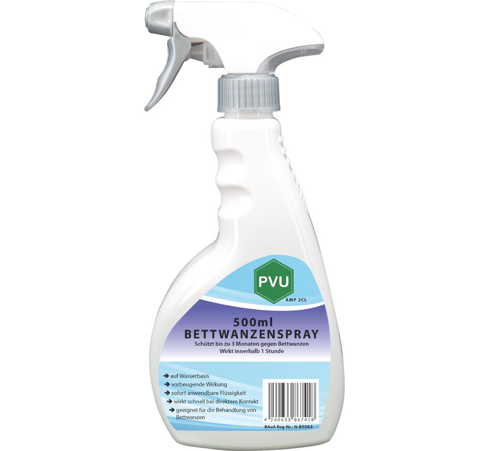 Weiße Sprühflasche mit grauem Sprühkopf. Aufschrift: PVU, 500ml Bettwanzenspray. Blaue und weiße Etikett mit Text.