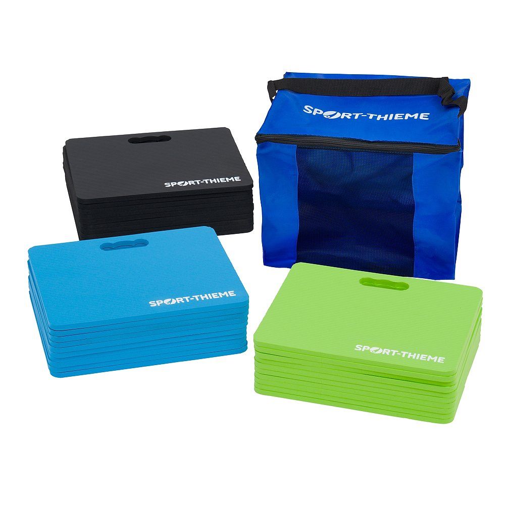 Sitzmatten-Set mit blauen, grünen und schwarzen Matten und einer blauen Tragetasche mit SPORT-THIEME-Logo.
