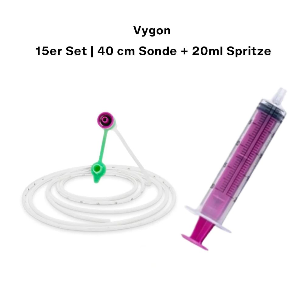 Weißes Schlauchsystem, Spritze mit rosa Flüssigkeit. Text: Vycon, 15er Set, 40 cm Sonde + 20ml Spritze.