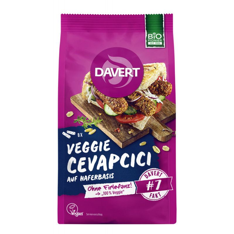 Verpackung mit Davert Veggie Cevapcici. Aufdrucke: Bio-Siegel, Veggie, Auf Haferbasis, Ohne Firlefanz, #7 Fakt.