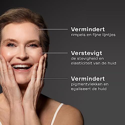 Vrouw met gezichtsanalyse. Tekst: Verzacht rimpels, verbetert elasticiteit, vermindert hyperpigmentatie.