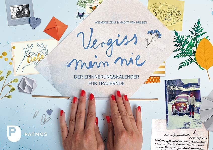 Buch mit dem Titel "Vergiss mein nie". Auf dem Cover sind Hände mit roten Nägeln, Schriftzug und Dekorationen zu sehen.