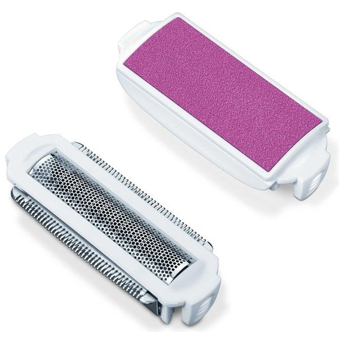 Zwei Rasierer-Aufsätze. Einer mit perforierter Metalloberfläche, der andere mit pinkfarbener, rauer Oberfläche.