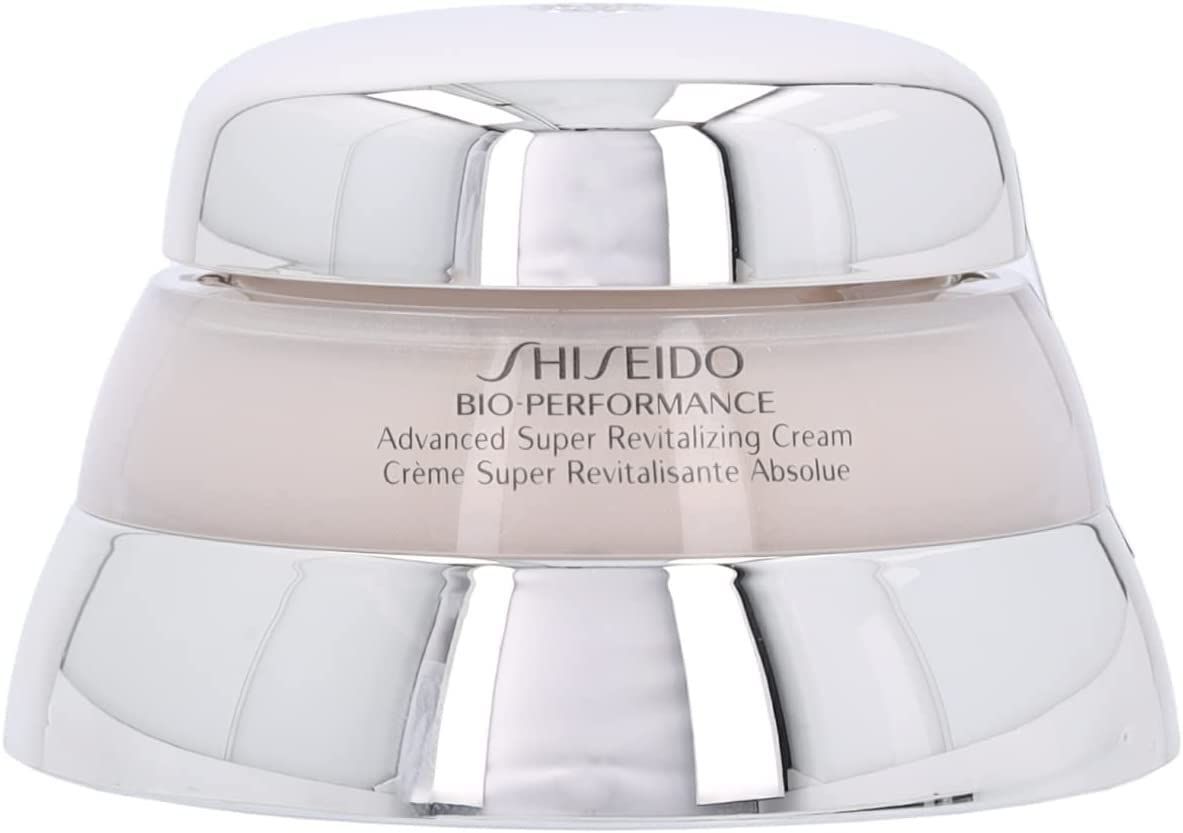 Creme-Dose mit silbernem Rand und weißem Deckel. Aufschrift: SHISEIDO BIO-PERFORMANCE Advanced Super Revitalizing Cream. Creme-Inhalt sichtbar.