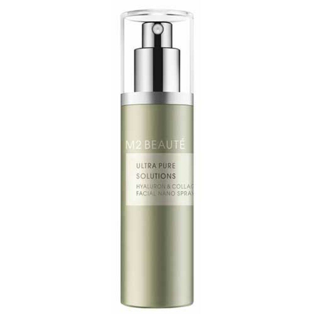 Serumflasche mit Sprühkopf und Kappe. Aufschrift: M2 BEAUTÉ, ULTRA PURE SOLUTIONS, HYALURON & COLLAG, FACIAL NANO SPRAY.