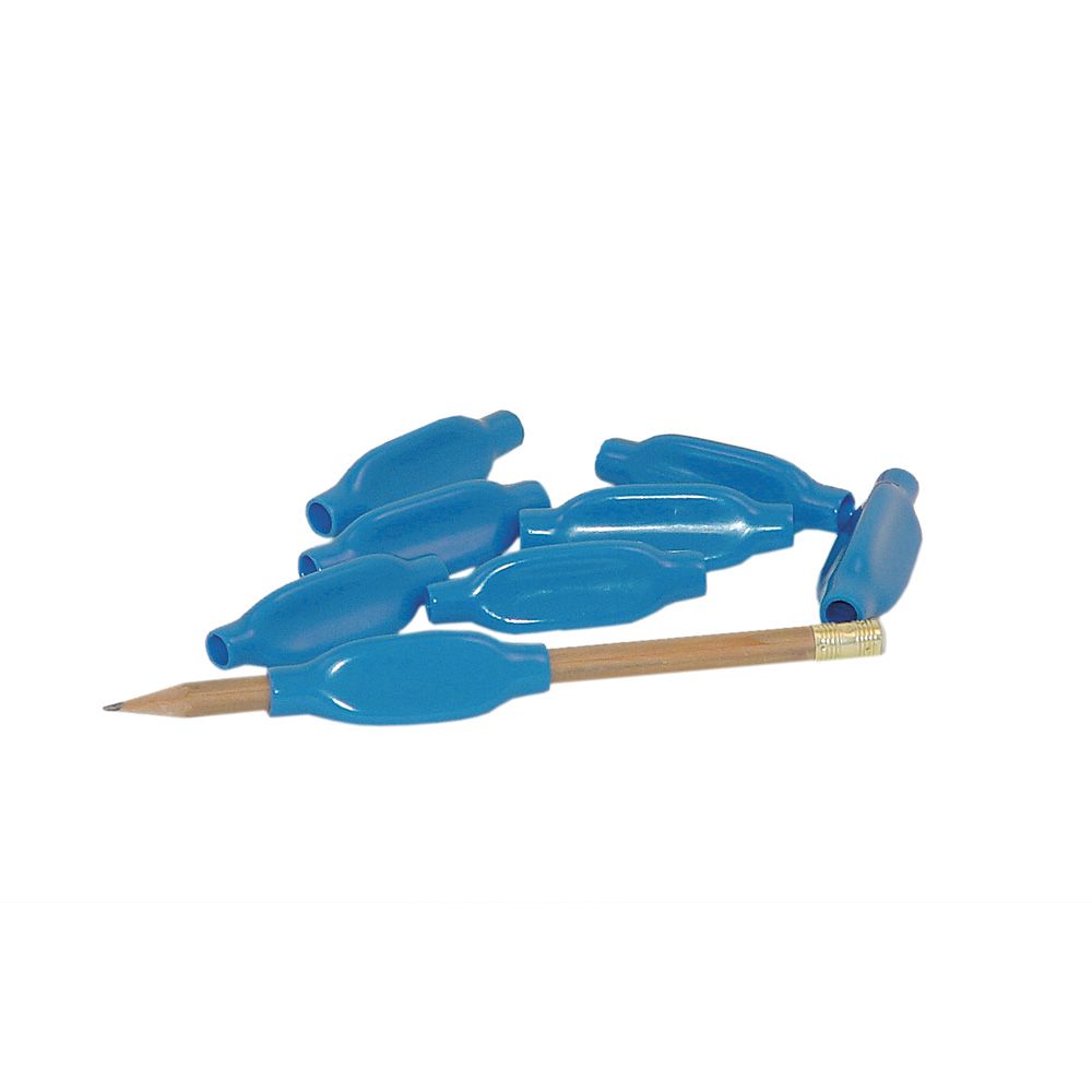 Blaue Schreibgriffe, teilweise auf einem Bleistift platziert. Mehrere liegen lose daneben. Der Bleistift ist aus Holz.