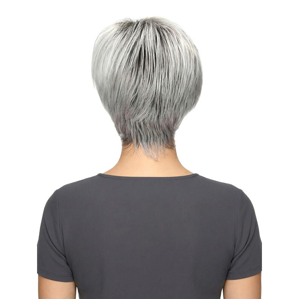 Kurzhaarperücke in Grau. Rückansicht einer Frau mit Perücke. Graues Haar.