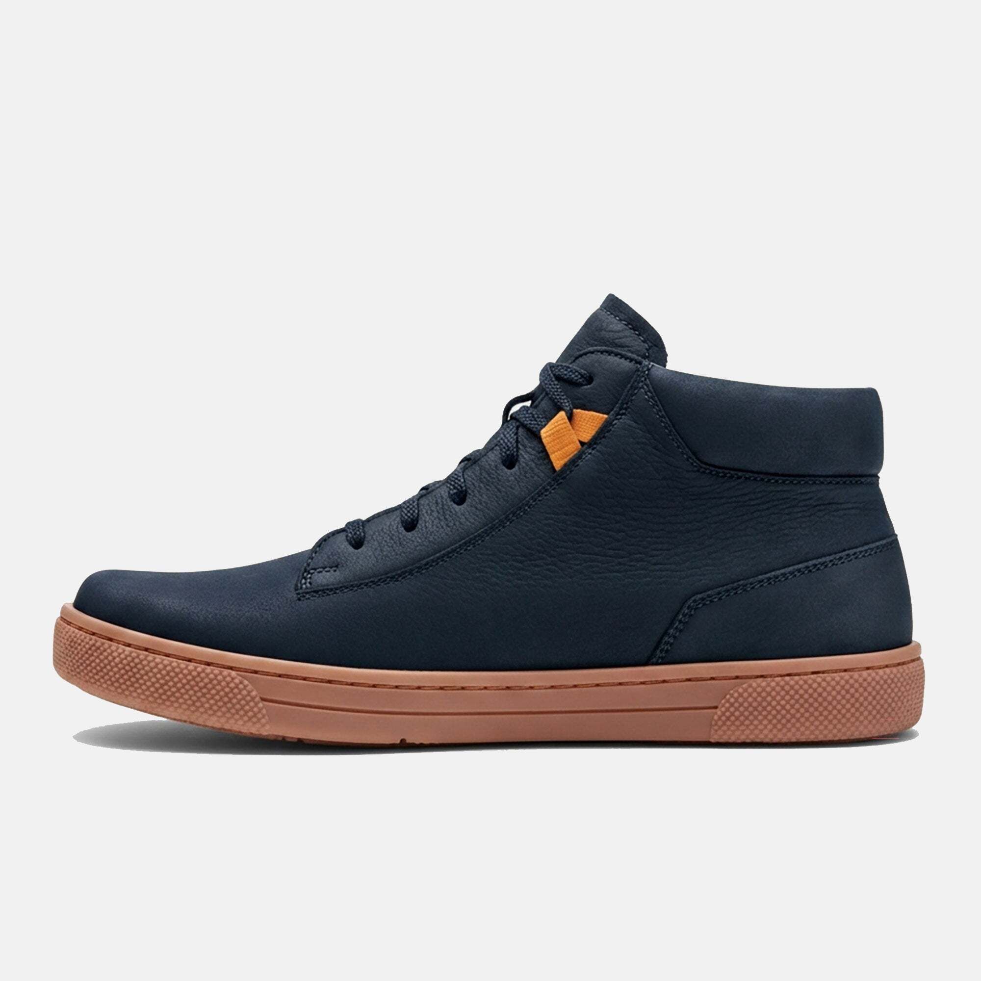 Dunkelblaue Herren-Stiefelette aus Leder, Seitenansicht, mit Schnürung und brauner Sohle.