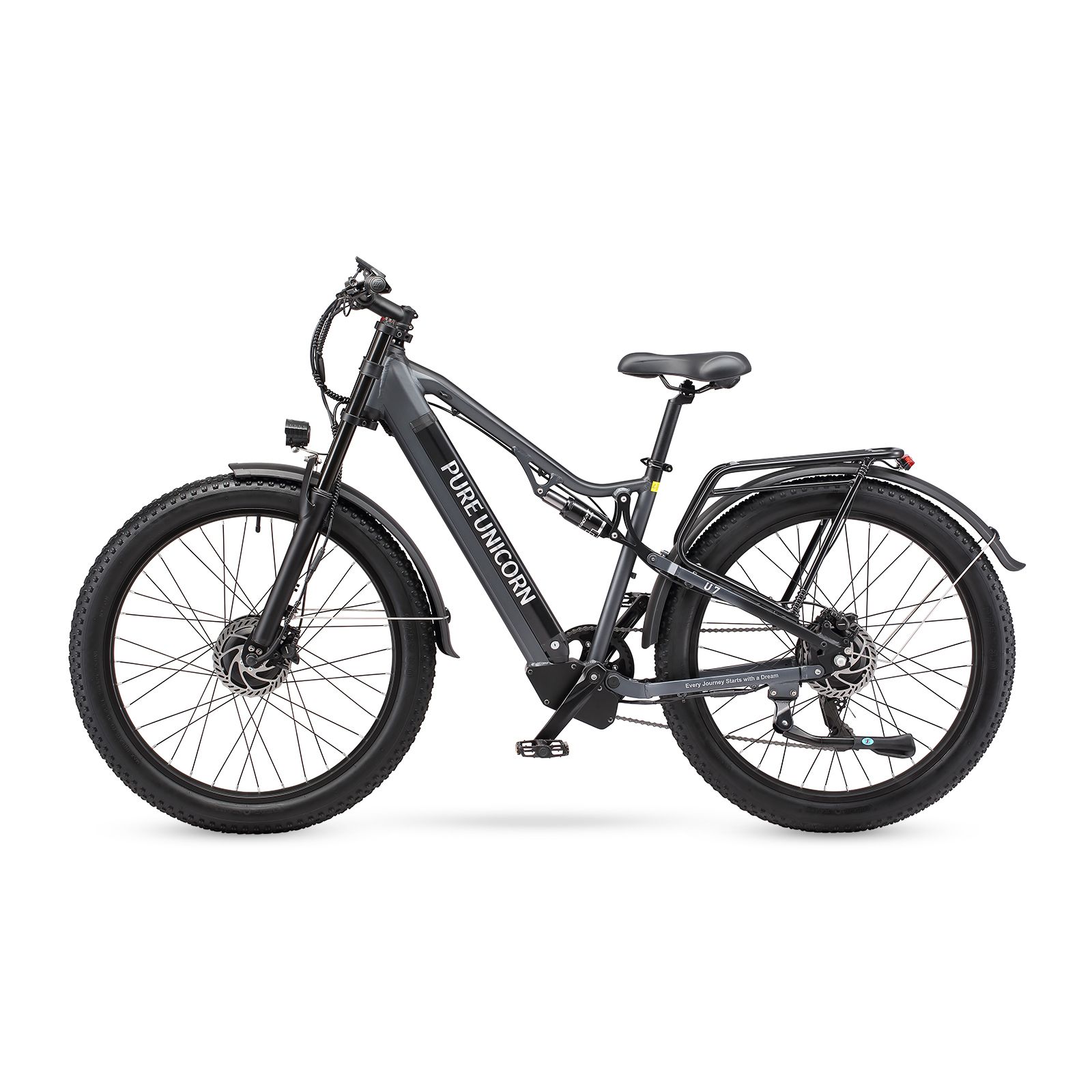 Schwarzes E-Mountainbike Pure Unicorn U7. Seitliche Ansicht, große Reifen, Gepäckträger und Schriftzug Pure Unicorn.