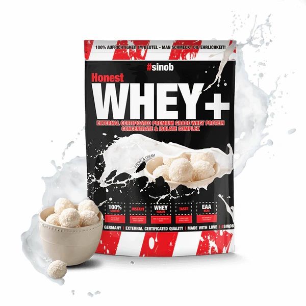 Schwarze Tüte mit rotem und weißem Design. Aufschrift: Honest Whey+. Enthält Proteinpulver und Kokosbällchen. Zertifizierungen.