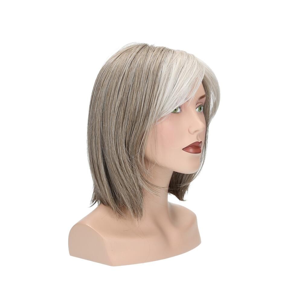 Perücke Athen von degenhardt. Bob-Frisur mit grau-blondem Haar. Auf einer Büste präsentiert.