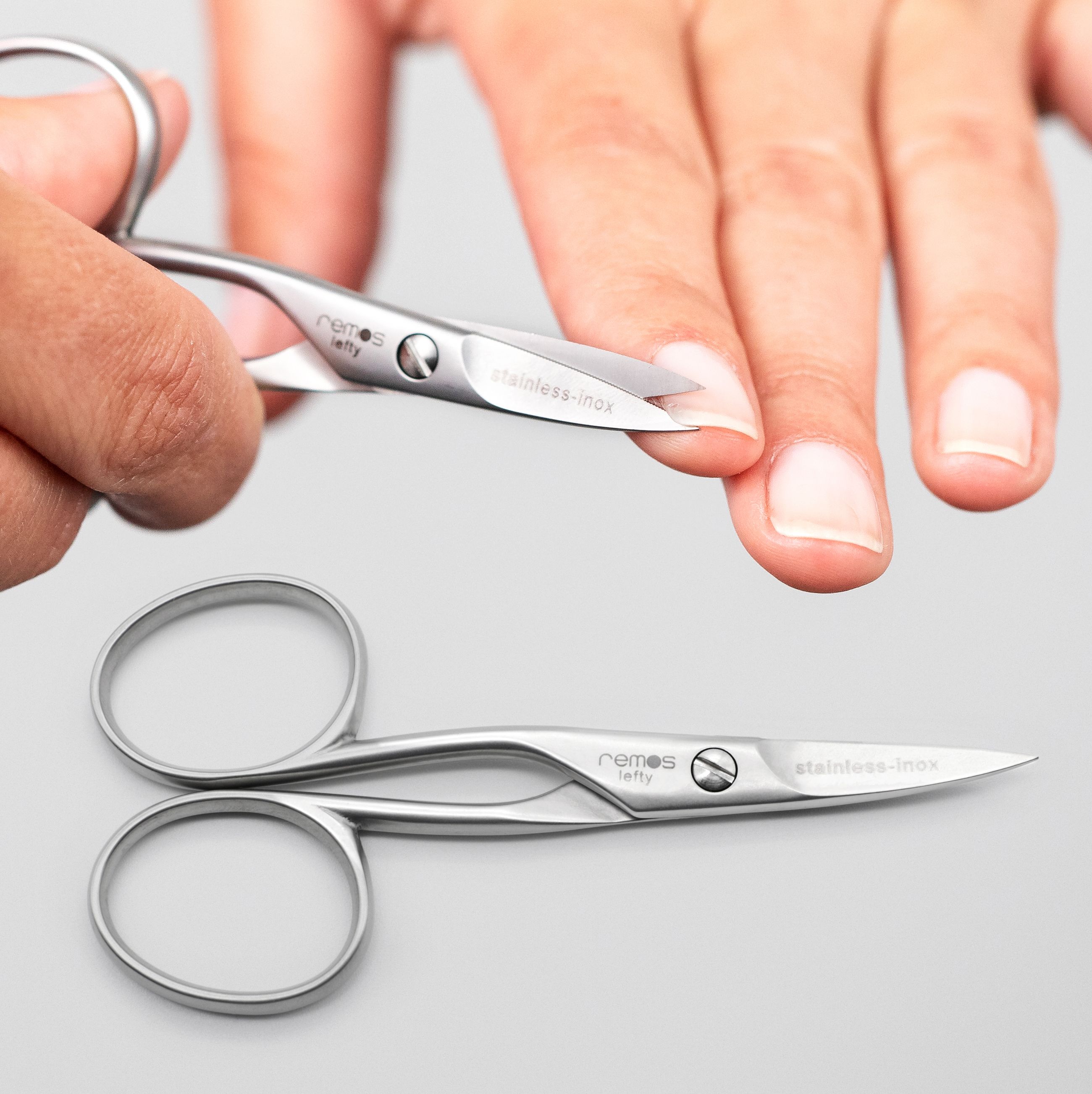 Linkshänder-Nagelschere von REMOS wird zur Nagelpflege verwendet.