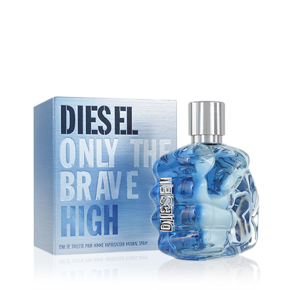 Hellblaues Parfümflakon in Faustform, daneben Schachtel mit Schriftzug DIESEL ONLY THE BRAVE HIGH.