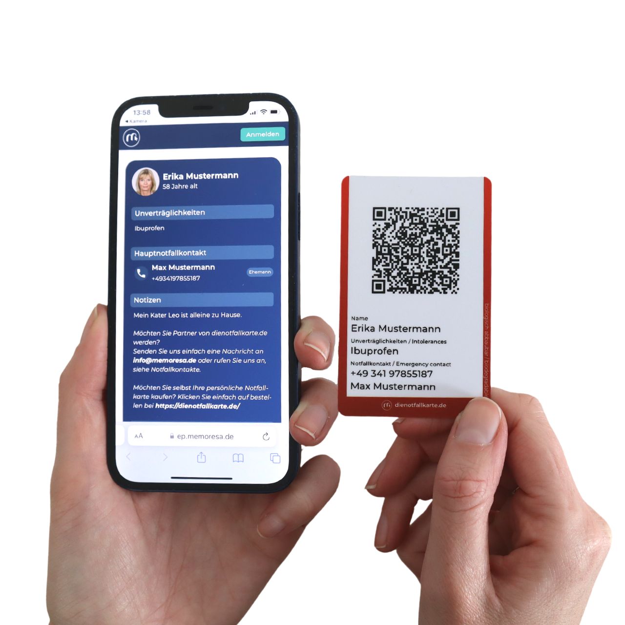 Person hält Notfallkarte und Smartphone. Karte mit QR-Code. Smartphone zeigt Notfallinformationen.