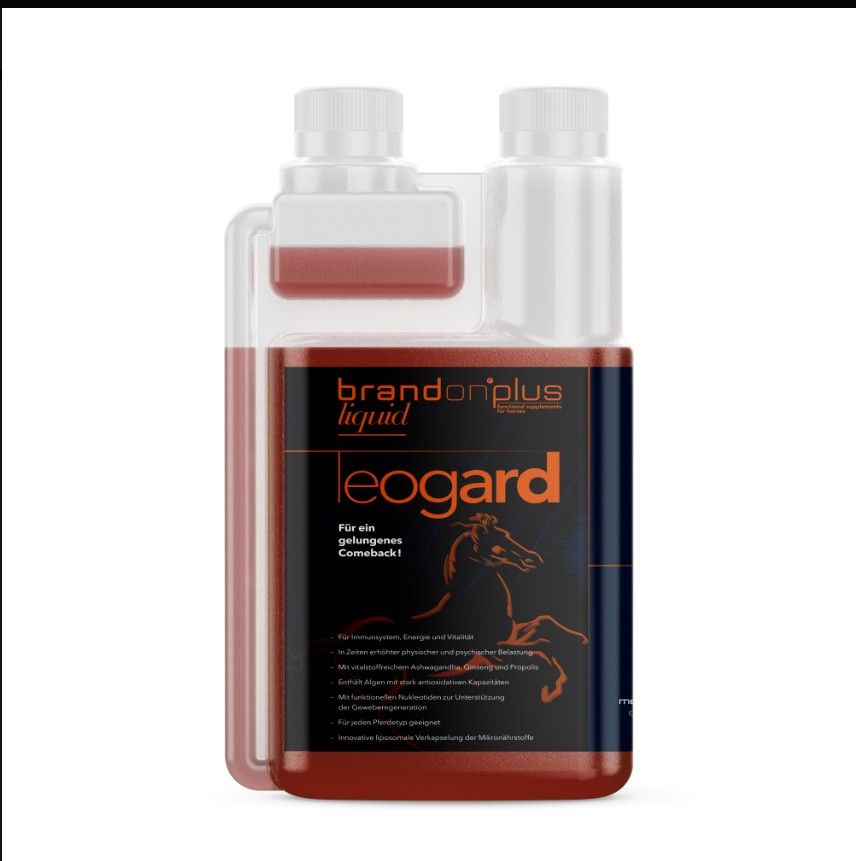 Flasche mit Flüssigkeit. Aufschrift: brandon plus leogard. Schwarzes Etikett mit Pferd-Silhouette. Zwei weiße Verschlüsse.